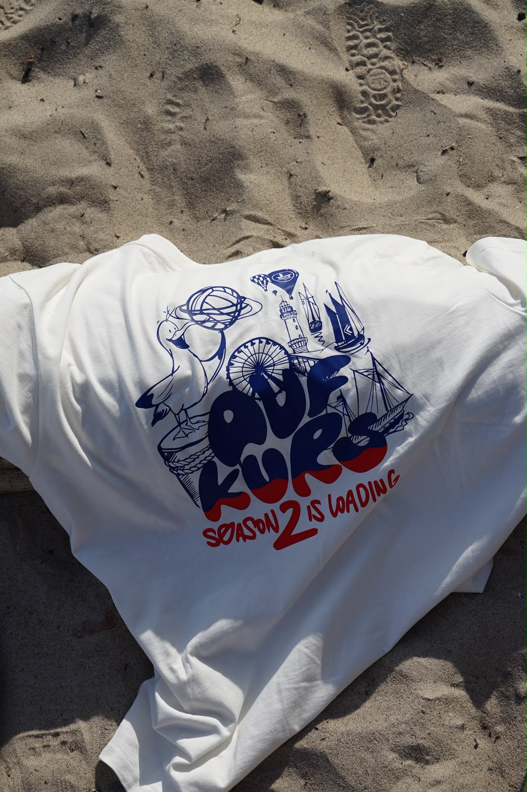 AUF KURS Hanse Sail Shirt 2026 - Season 2 is loading